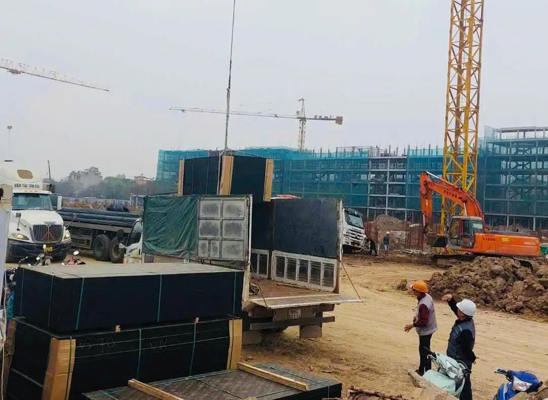 Ván Ép Phủ Phim: Giải Pháp Tối Ưu Thay Thế Vật Liệu Truyền Thống Trong Xây Dựng